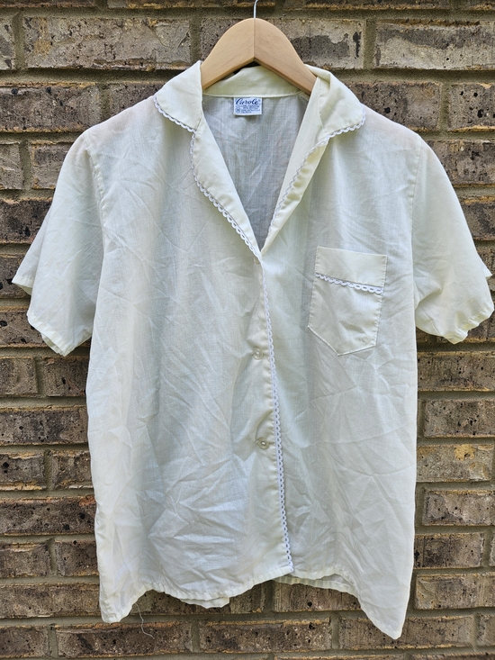 Carolee Other - Vintage Carole Butter Yellow Short-Sleeve Pajama Top with Lace Trim